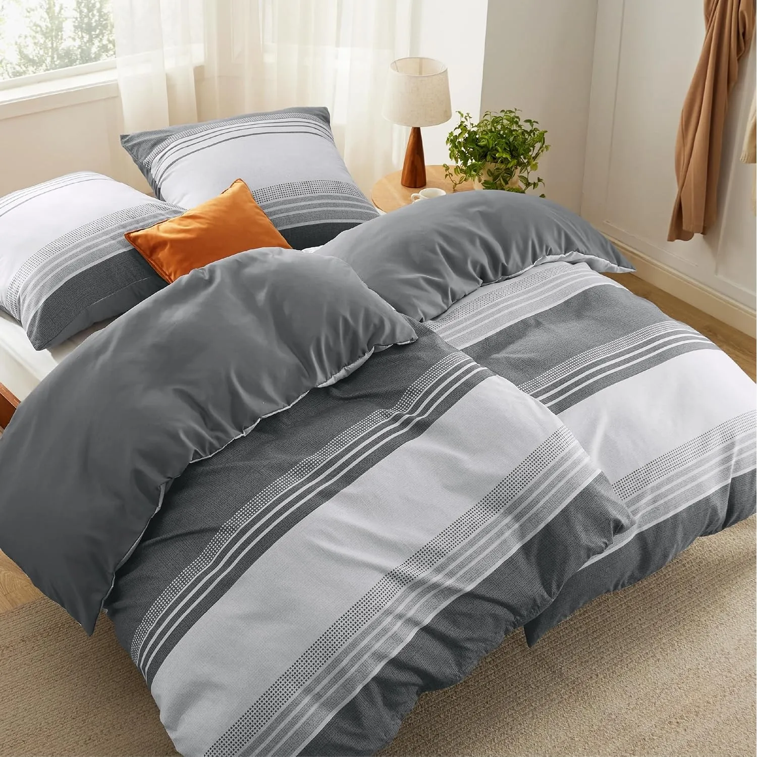 BEDSURE Bettwäsche 135x200 4teilig - Grau Gestreift, 2x80x80 Kissen | Mikrofaser Bettwäsche-Sets Wendebettwäsche, Oeko-…