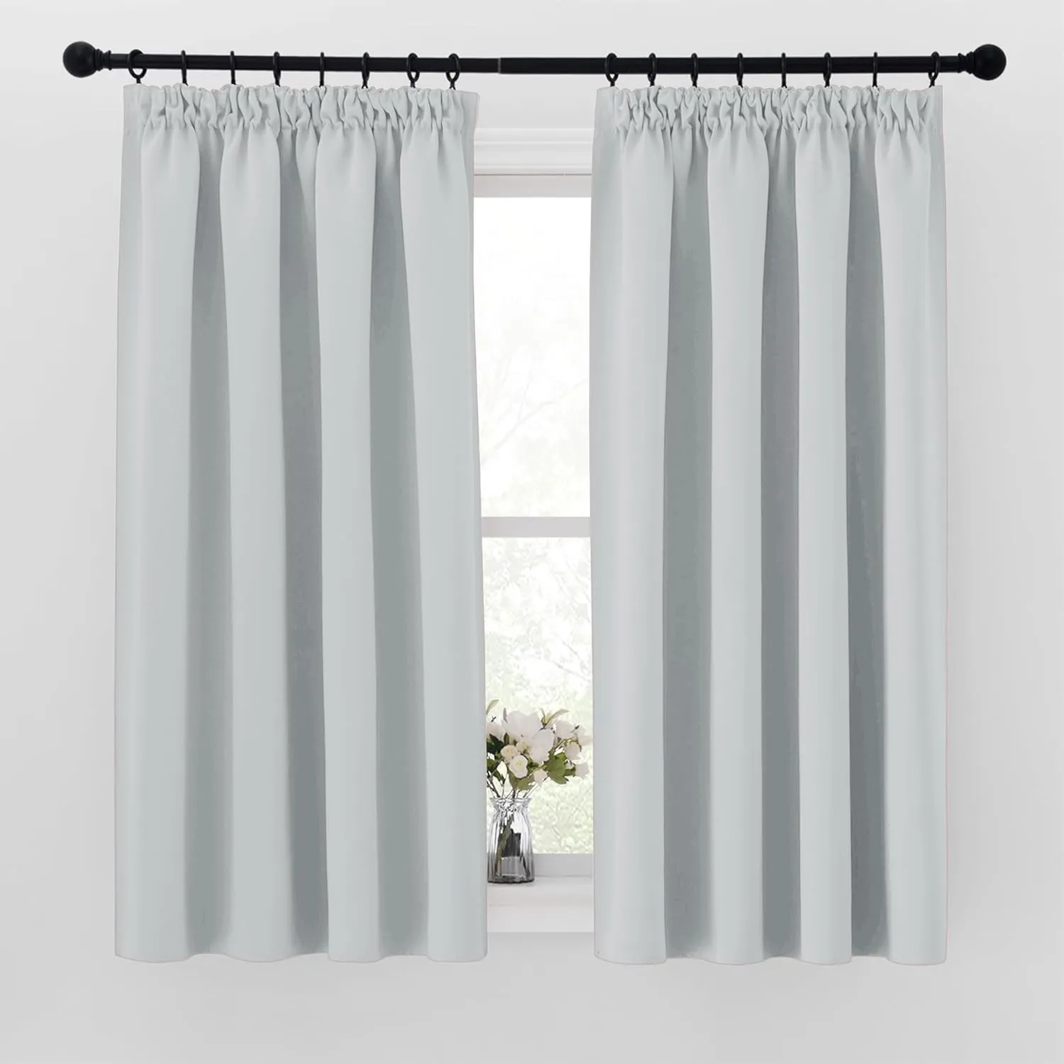 PONY DANCE Kurze Verdunklungsgardine mit Kräuselband für Schienen | 2er Set, H 160 x B 140 cm, Grau-weiß, Thermovorhang…