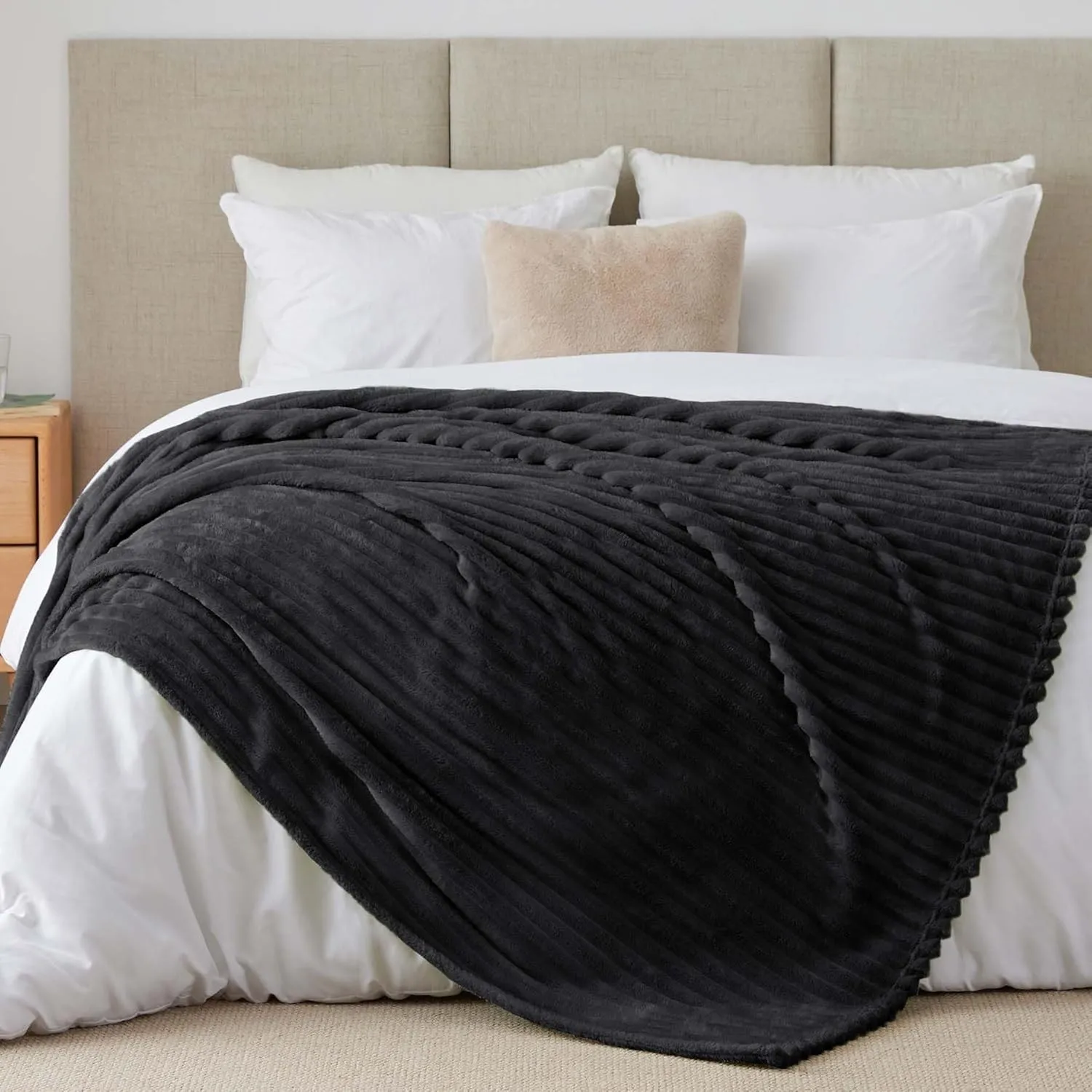 BEDELITE Kuscheldecke Flauschig Deko Decke für Bett, Schwarz, 230x270 | Extra Große Fleecedecke, Cord Überwurf für Wohn…
