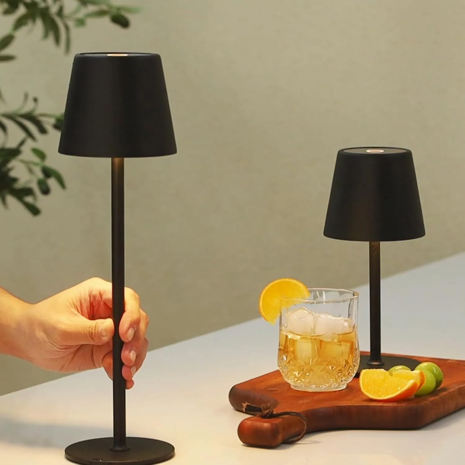 DEELUX LED Tischlampe Kabellos Dimmbar, Akku Nachttischlampe Metall Schwarz