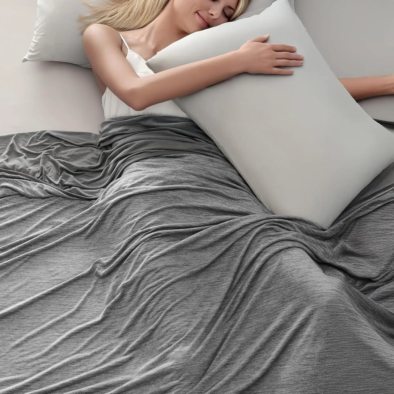 COVACURE Kühldecke Kühlende Decke 150x200 cm – Cooling Sleep Decke aus Funktionsmaterial – Leichte Sommerdecke für Schl…